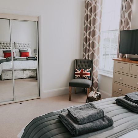 Cavendish House With Secure, Allocated Parking, 2 Mins Walk From Windsor Castle Exterior photo