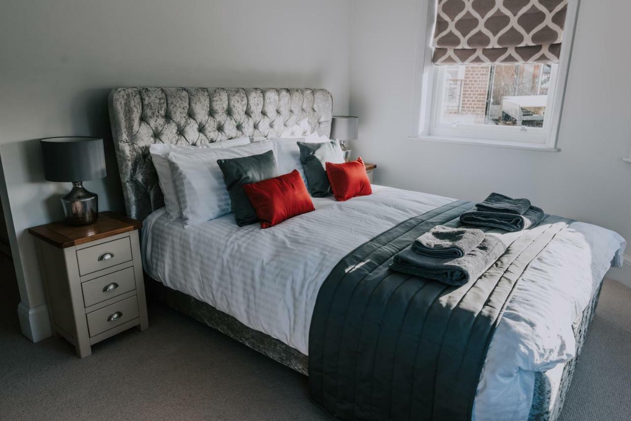 Cavendish House With Secure, Allocated Parking, 2 Mins Walk From Windsor Castle Exterior photo