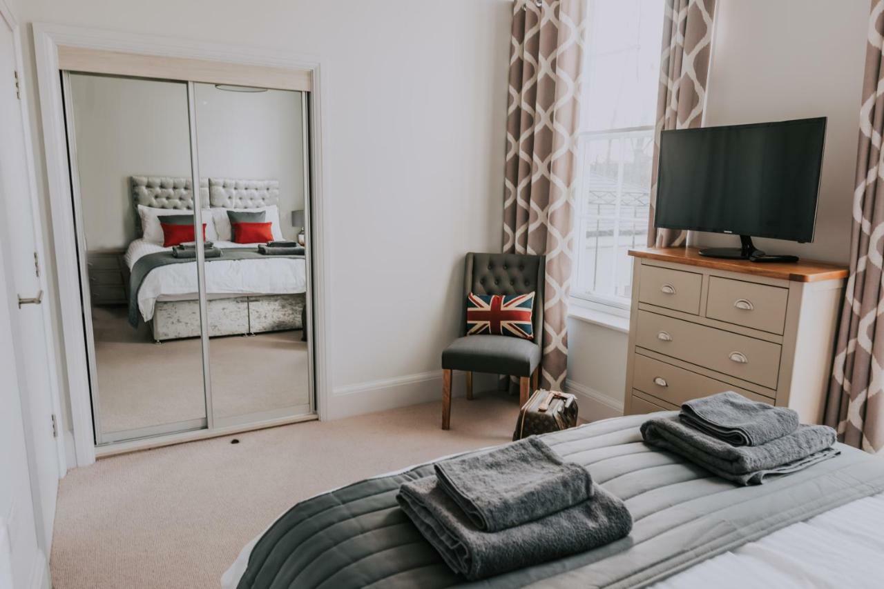 Cavendish House With Secure, Allocated Parking, 2 Mins Walk From Windsor Castle Exterior photo