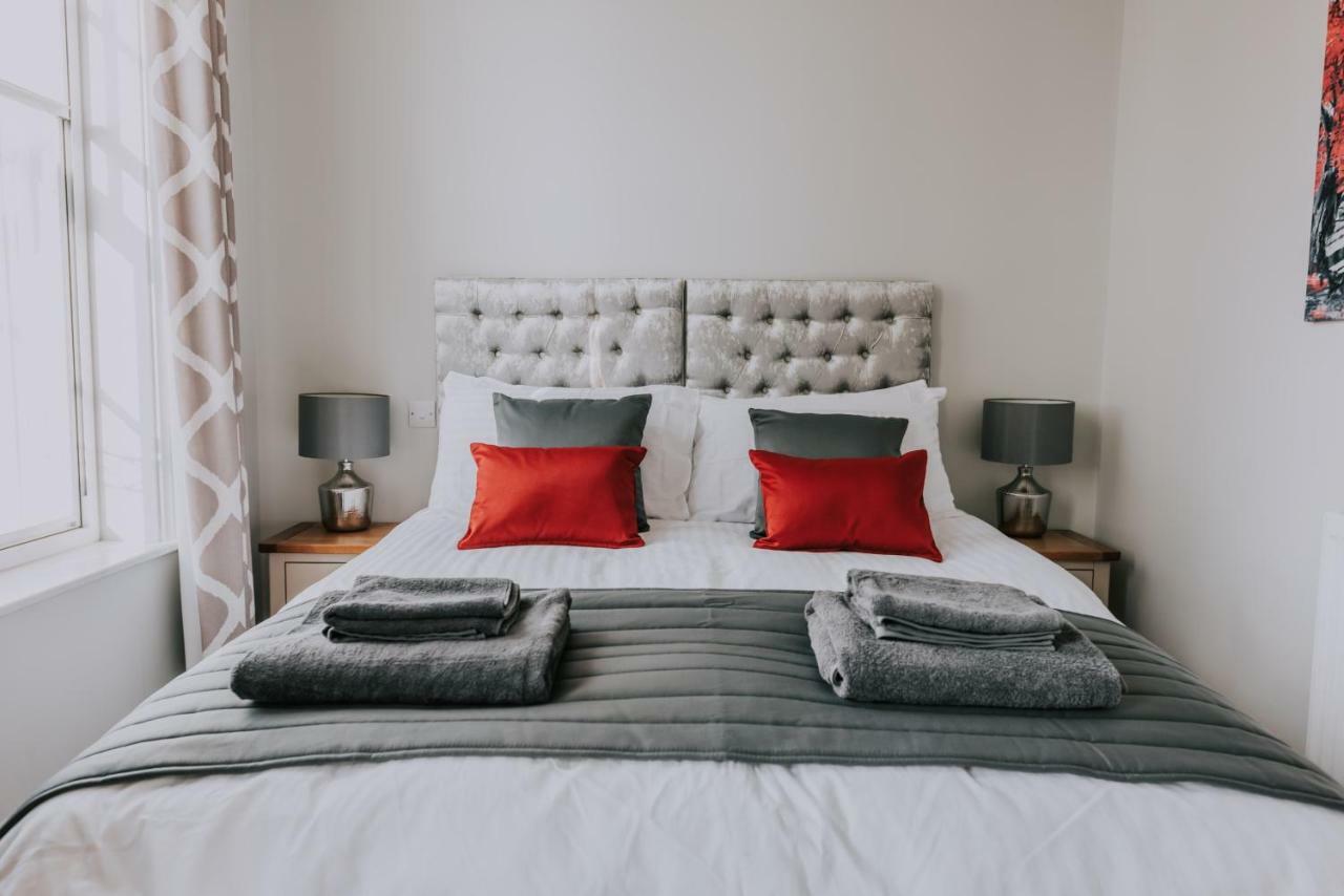 Cavendish House With Secure, Allocated Parking, 2 Mins Walk From Windsor Castle Exterior photo