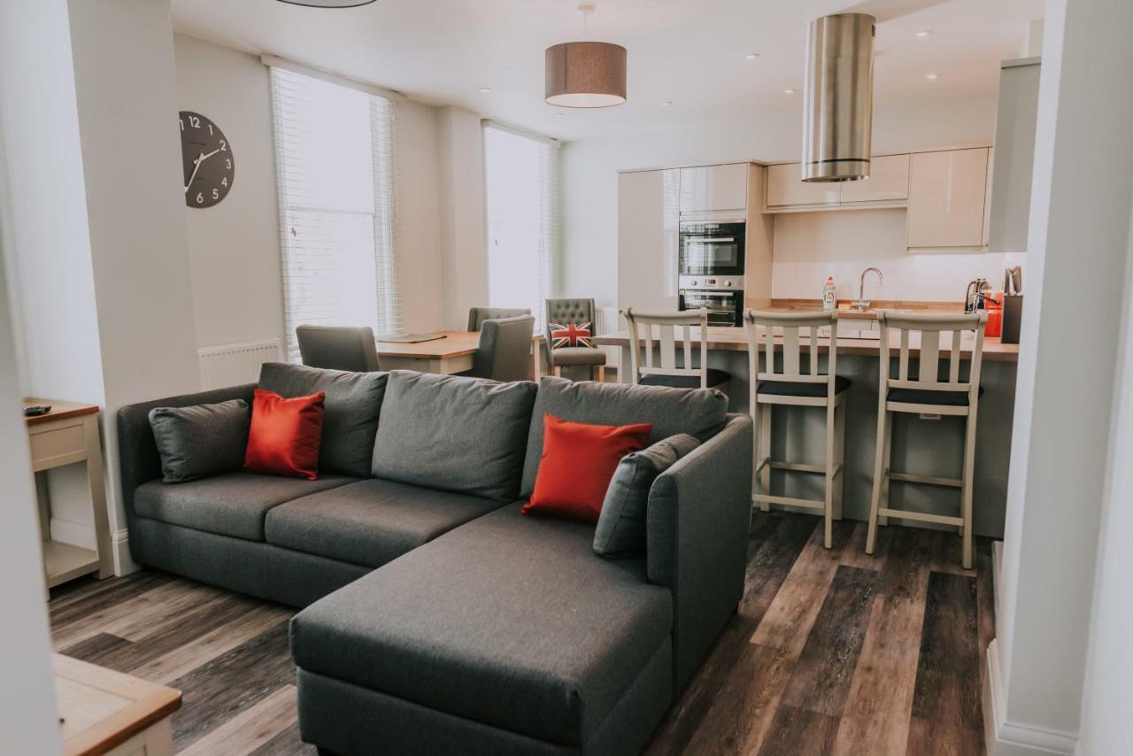 Cavendish House With Secure, Allocated Parking, 2 Mins Walk From Windsor Castle Exterior photo