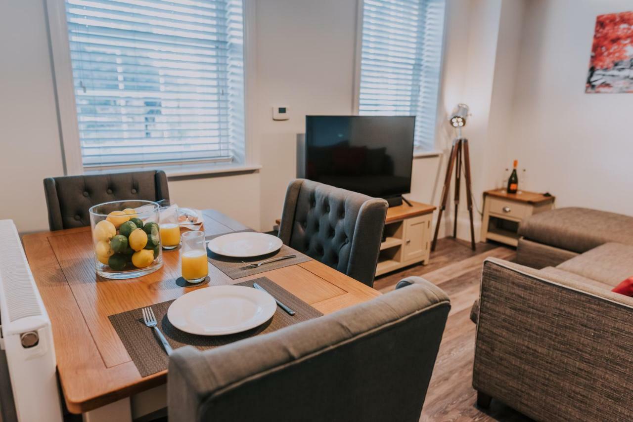 Cavendish House With Secure, Allocated Parking, 2 Mins Walk From Windsor Castle Exterior photo