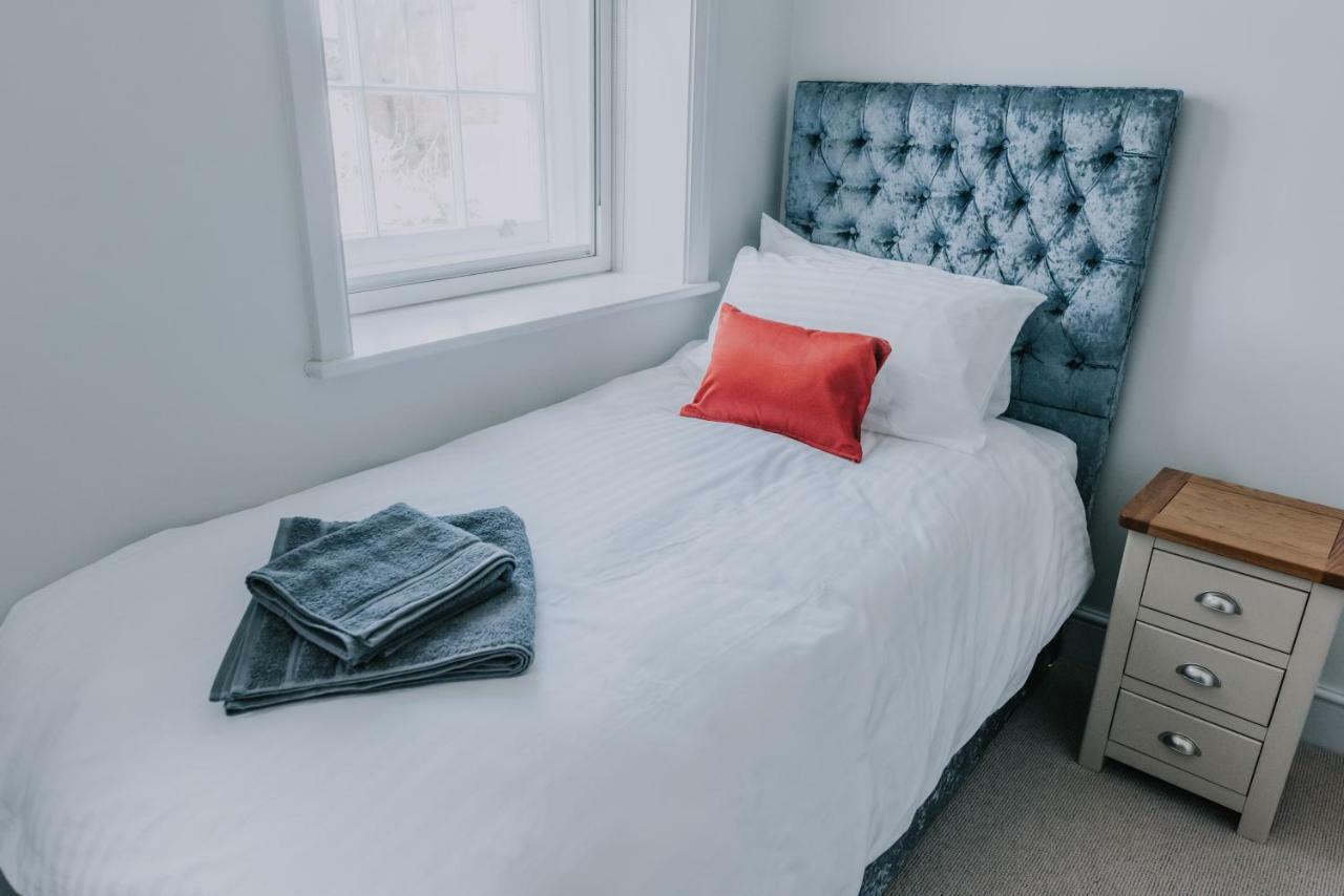 Cavendish House With Secure, Allocated Parking, 2 Mins Walk From Windsor Castle Exterior photo